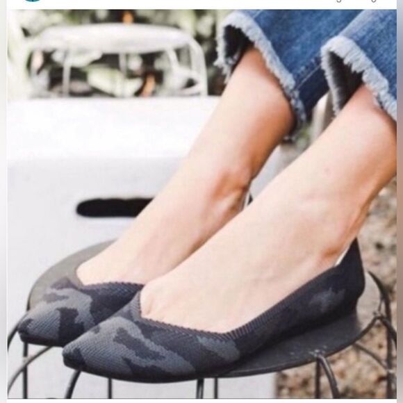 Rothy's The Point Dark Camo Grey Size 9 Wide - Picture 1 of 7